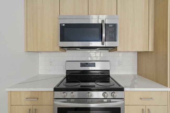 Building Photo - 1035 Commonwealth Ave