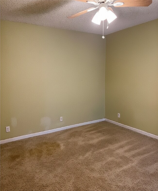 Foto del edificio - Spacious 2 Bed / 2 Bath Unit in Tulsa
