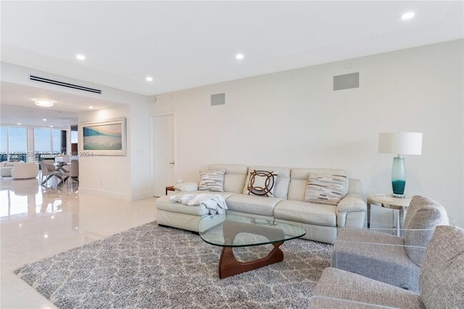 Building Photo - 3100 N Ocean Blvd