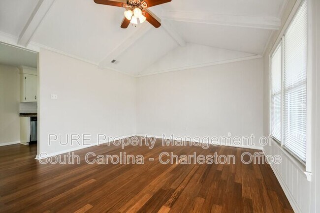 Foto del edificio - 101 Gatehouse Dr
