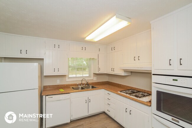 Building Photo - 608 Upland Ridge Dr NW