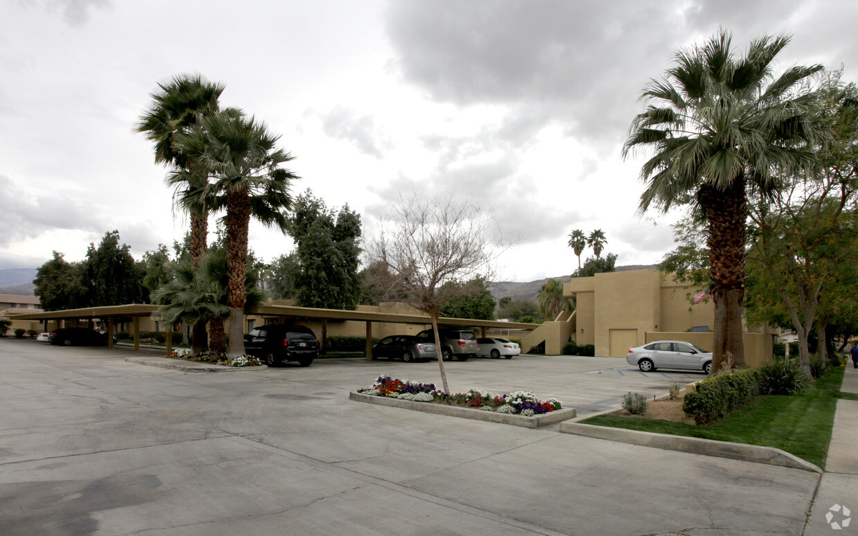 Foto del edificio - Neighbors Apartments