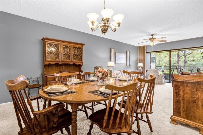 Foto del edificio - 6084 Willowpointe Cir