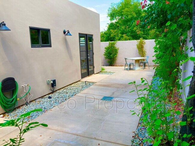 Building Photo - 133 Ocotillo Ave