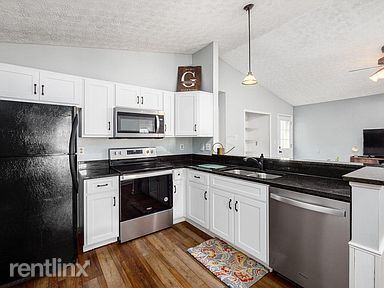 Building Photo - 2 br, 1 bath House - 2013 Summit Row Blvd