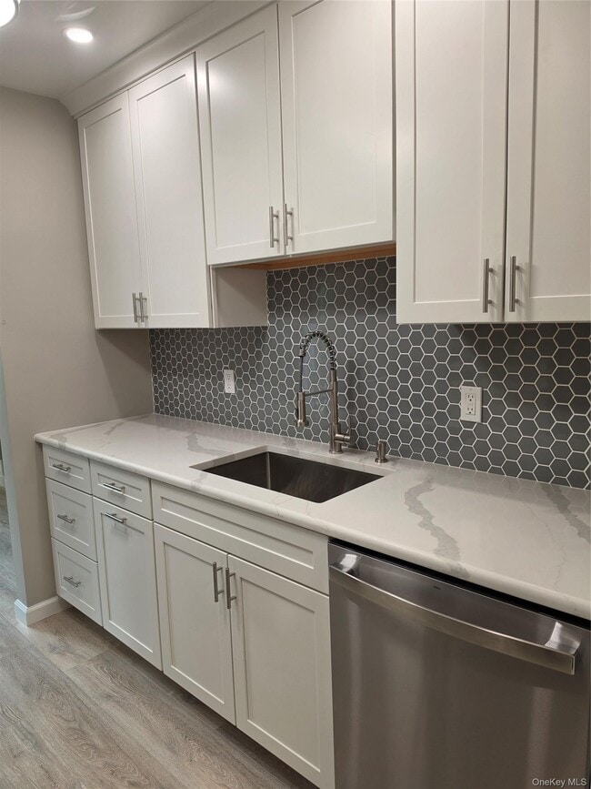 Building Photo - 2104 Cherry Hill Dr