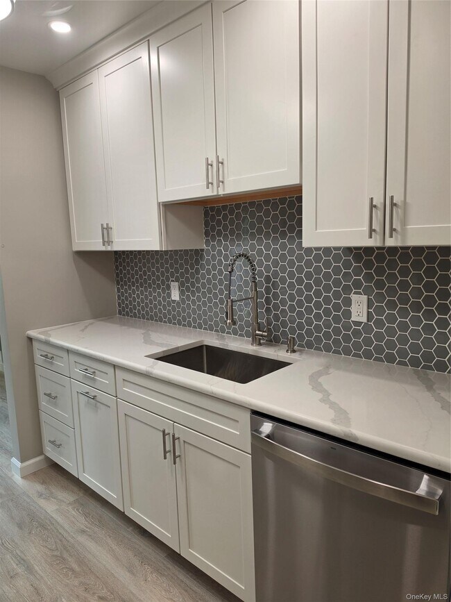 Foto del edificio - 2104 Cherry Hill Dr