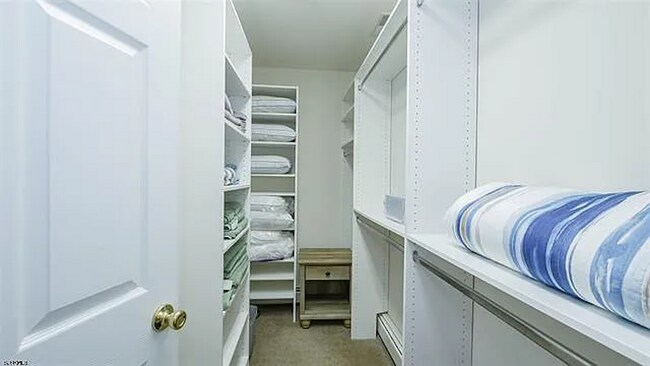 Foto del edificio - 10 N Adams Ave