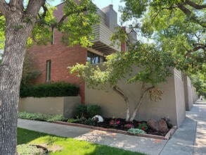 Building Photo - 492 Josephine St