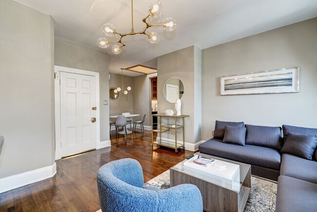Foto del edificio - 1904 R Street NW Unit 5