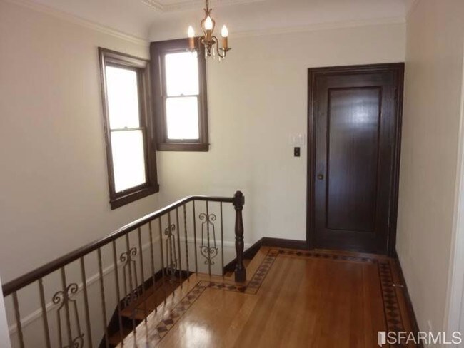 Foto del edificio - 176 Parker Ave