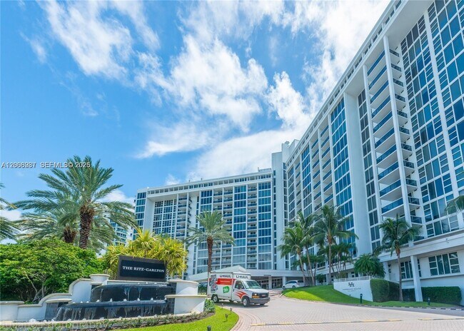 Foto del edificio - 10275 Collins Ave