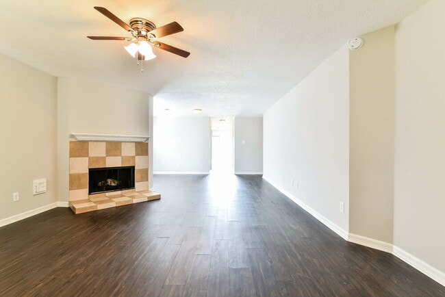 Foto del edificio - 16114 Purpleridge Ct
