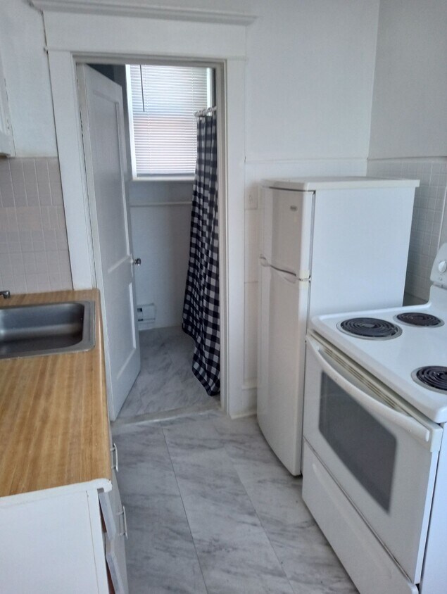 11 S Oakland Ave Unit C6, Ventnor City, NJ 08406 Apartments in