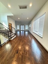 Building Photo - 2405 Bastrop St