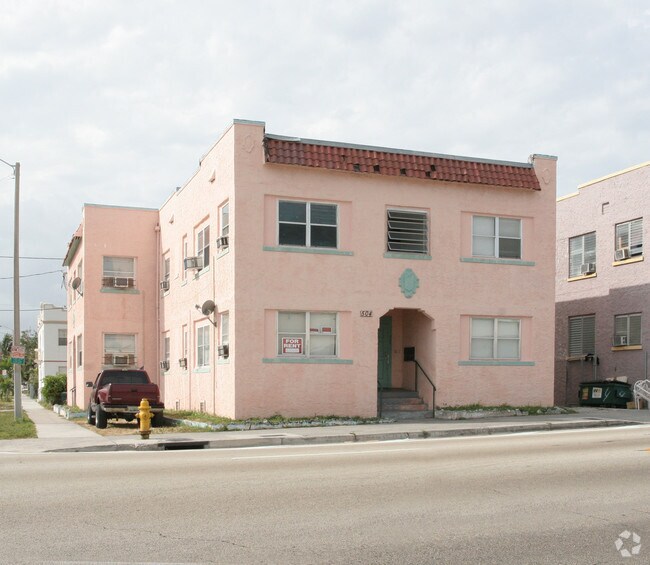 Building Photo - 504 NW 12th Ave