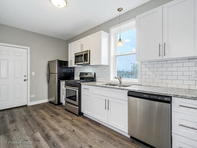 Foto del edificio - 2919 N Kilpatrick Ave