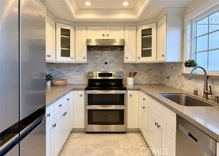 Building Photo - 27935 Ridgebluff Ct