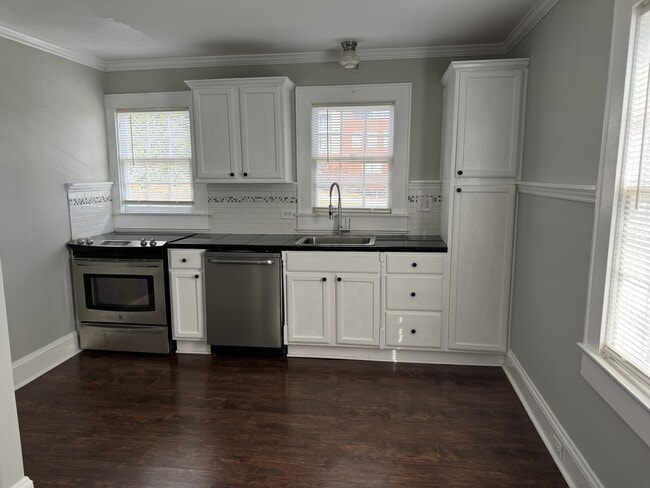 Building Photo - 509 1/2 F St