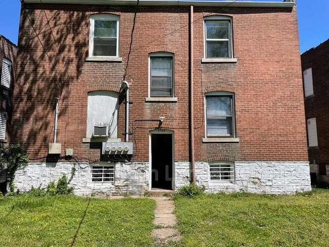 Building Photo - 4544 Flad Ave