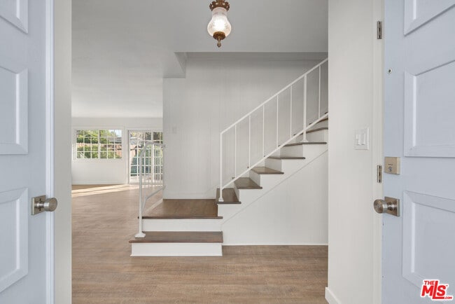 Foto del edificio - 24440 Martha St