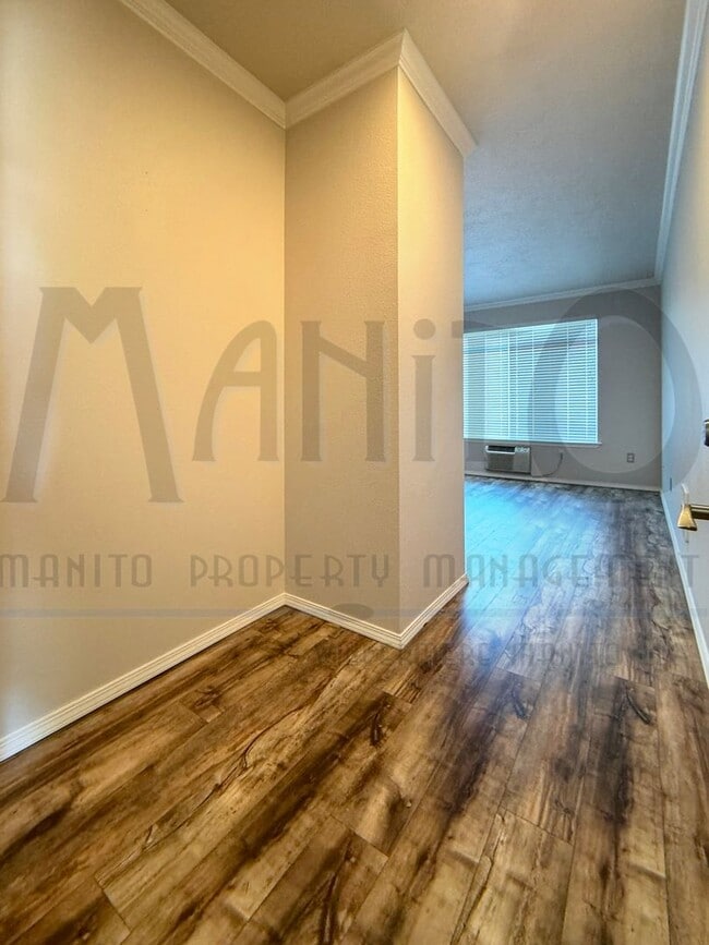 Building Photo - Stunning Liberty Lake Condo