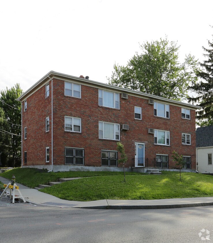 Building Photo - 35 McAlpin St