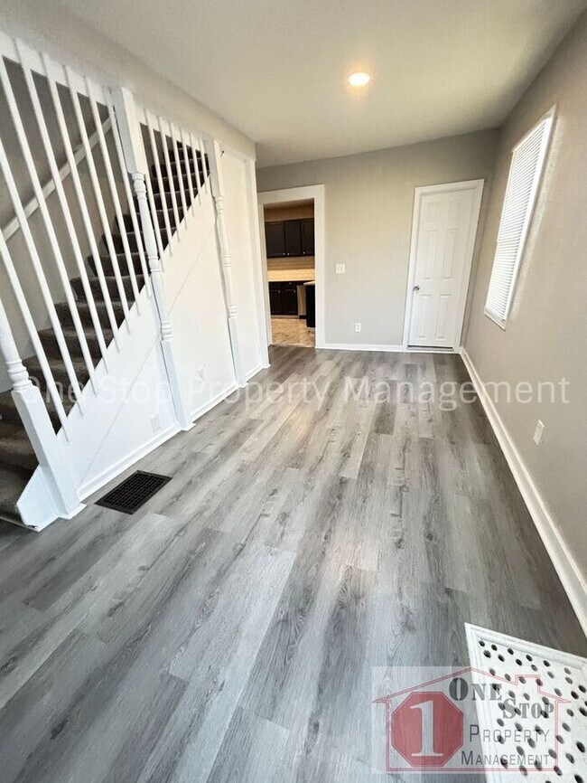 Building Photo - Beautiful 3 Bedroom 2 Bathroom in Kansas C...