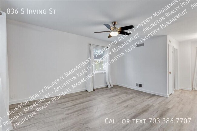 Foto del edificio - 836 S Irving St
