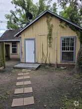 Building Photo - 6109 Saxon Dr
