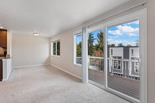 Interior Photo - Juanita Bayshore Apartments