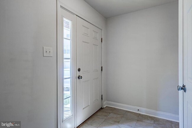 Building Photo - 302 Michaels Way