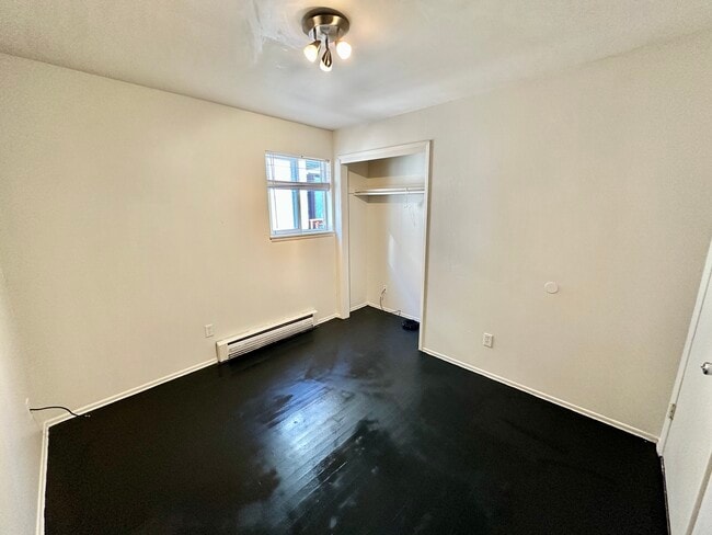 Building Photo - Apline B Apartments