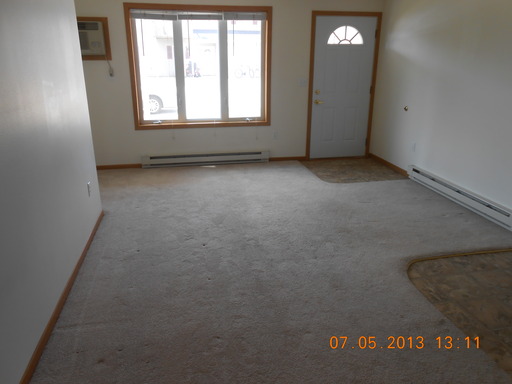 Building Photo - 1610 Cedar Dr NE