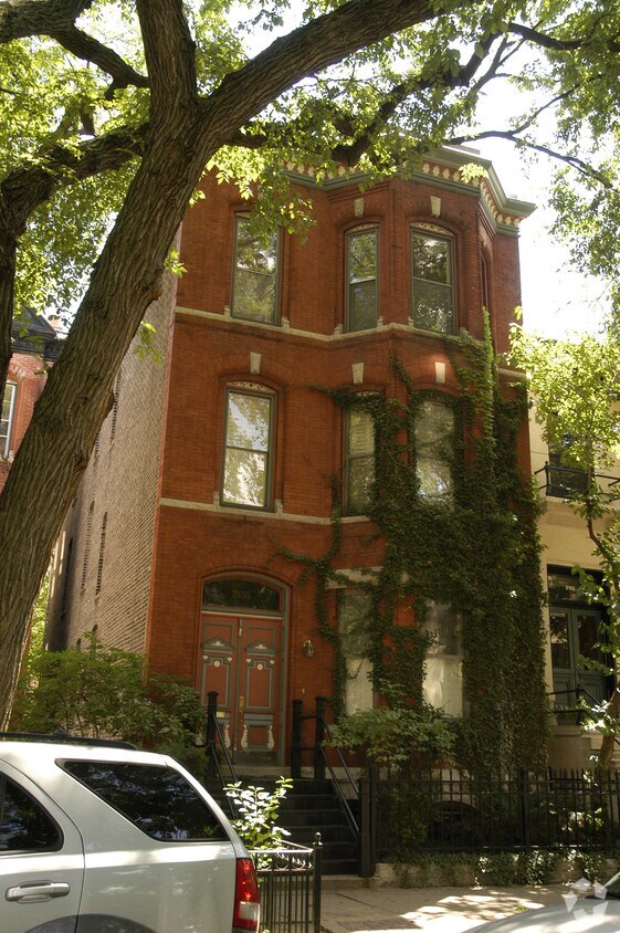 Foto del edificio - 2135 N Hudson Ave