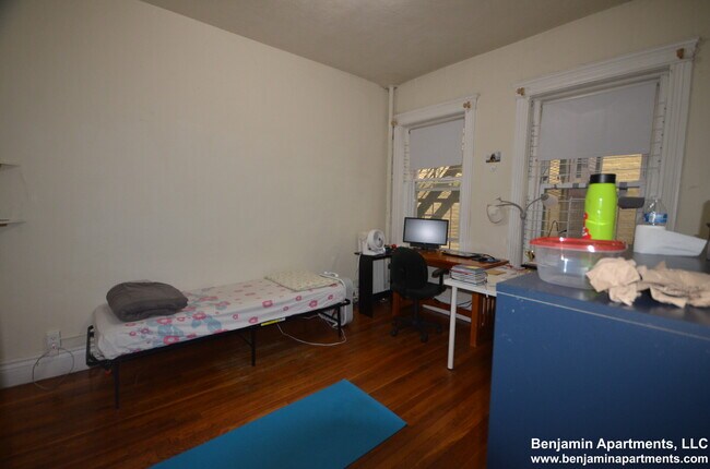 Foto del edificio - 1350 Commonwealth Ave