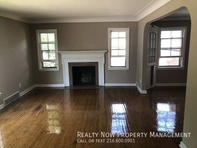 Foto del edificio - 13838 Cedar Rd