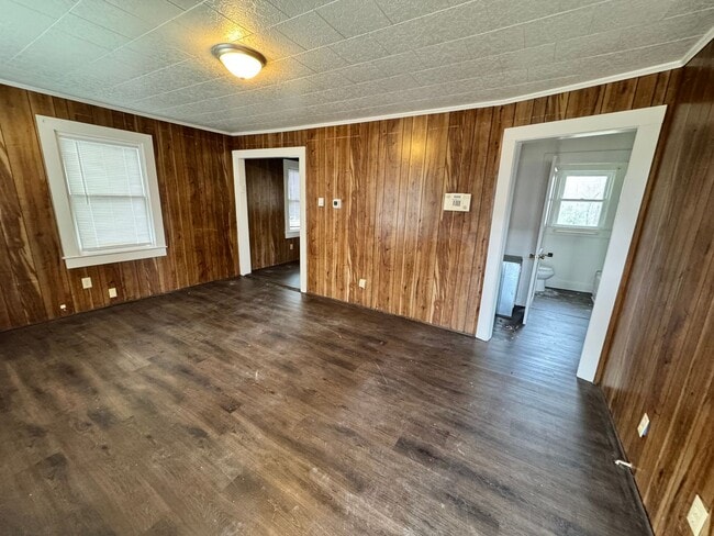 Building Photo - 2/1 House in Shelby, NC - House will be deep cleaned