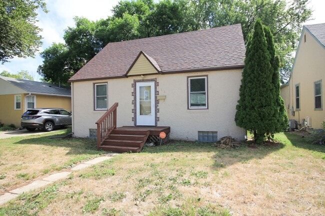 Building Photo - Cozy 3 Bed 2 Bath on the East Side of Siou...