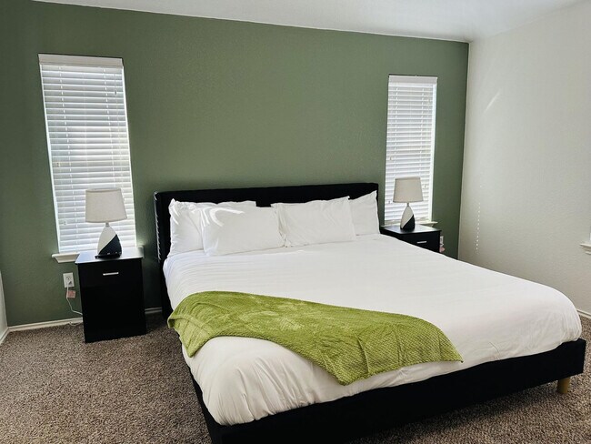 Building Photo - 3640 Sandy Brook Dr