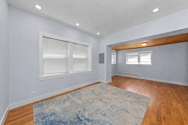 Foto del edificio - 4912 N Washtenaw Ave