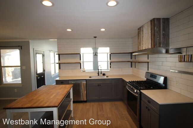 Building Photo - 4 br, 2.5 bath House - 1300 Ty Cobb Pl