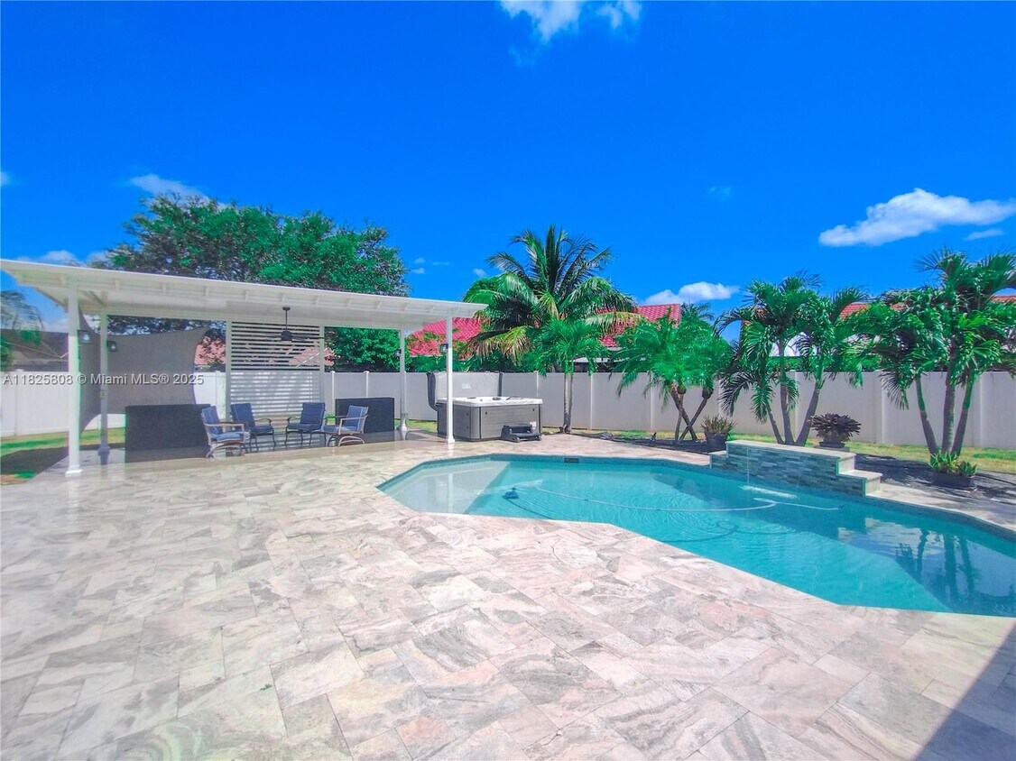 Foto principal - 5780 Sun Pointe Cir