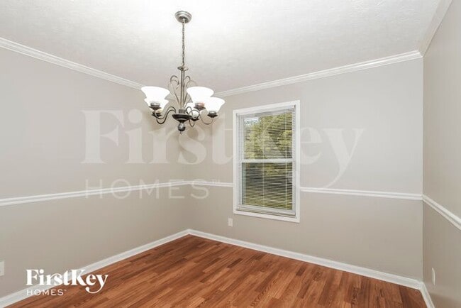 Building Photo - 2843 Cranbrook Dr