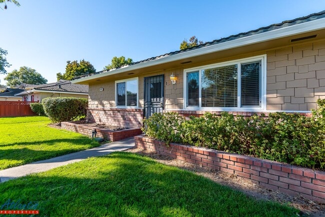 Remodeled Condo | LVP Flooring | Central A/C - Remodeled Condo | LVP Flooring | Central A/C