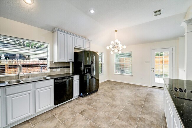 Foto del edificio - 3835 Riley St
