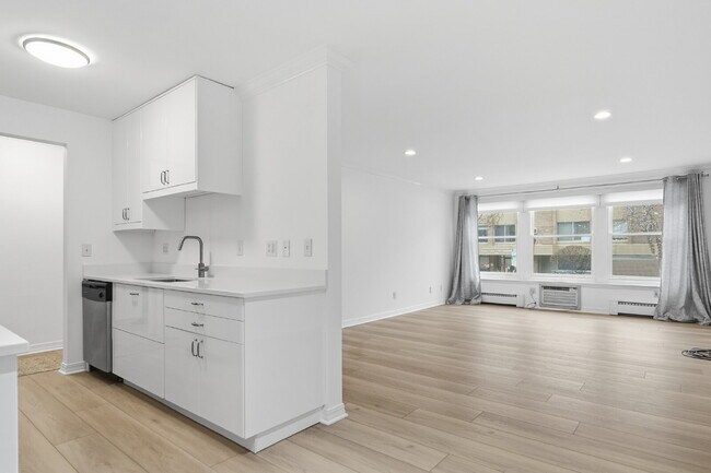 Foto del edificio - 821 Douglas Ave