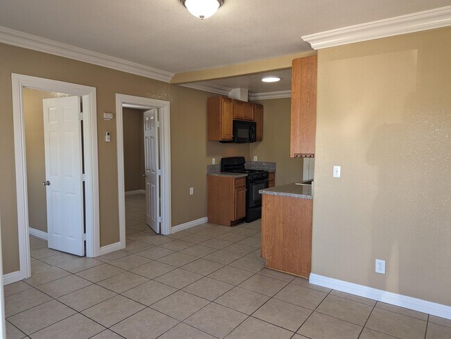 Foto del edificio - 6382 Los Robles Ave