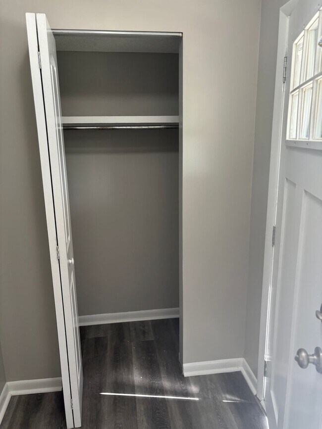 Foto del edificio - Available Today!