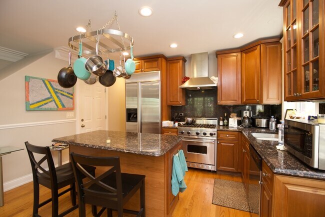 Foto del edificio - 3721 N Clifton Ave